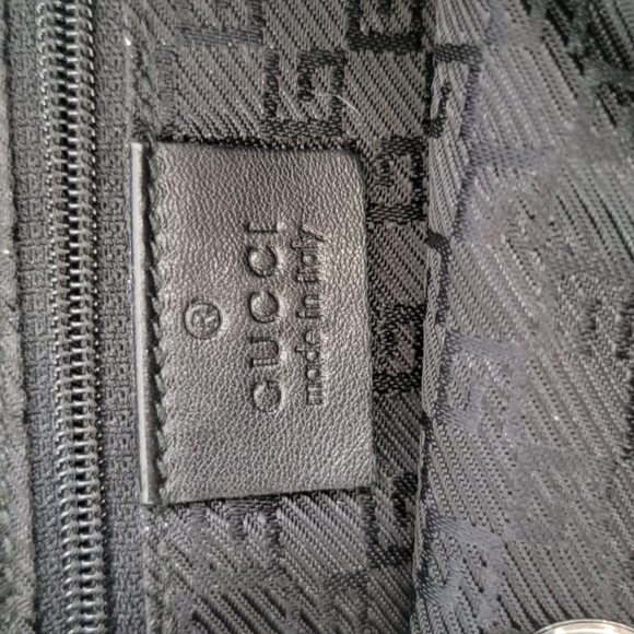 GUCCI Drawstring Bucket Bag - Picture 3 of 8